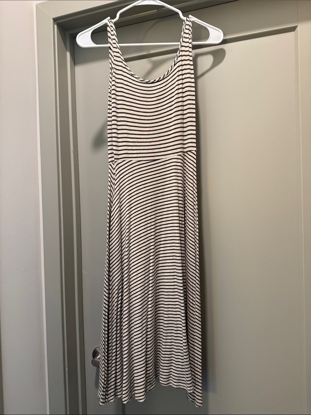 Striped Sleeveless Scoop Neck Maxi Dress - Black & White